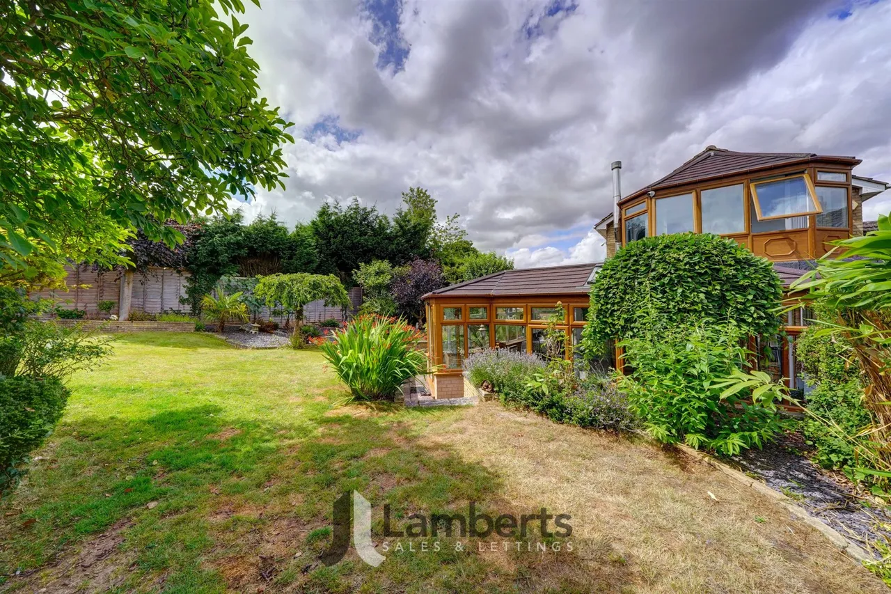 29 Brotherton Avenue, Redditch, photo 46