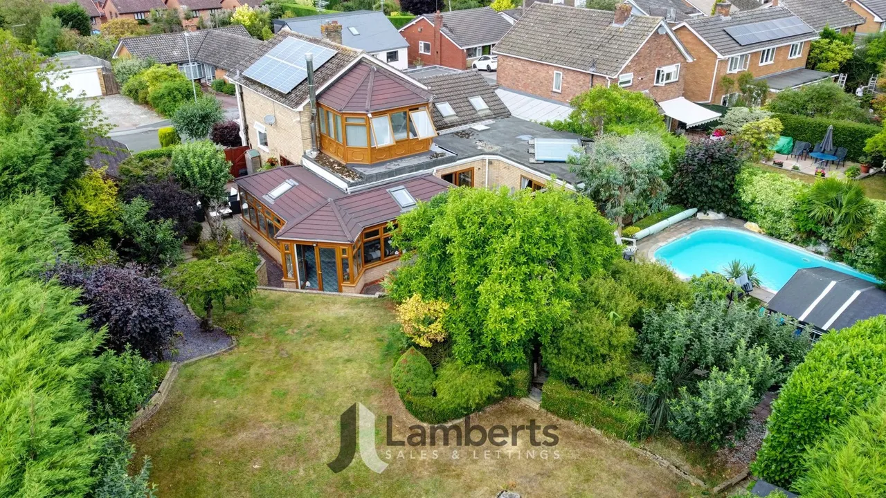 29 Brotherton Avenue, Redditch, photo 35