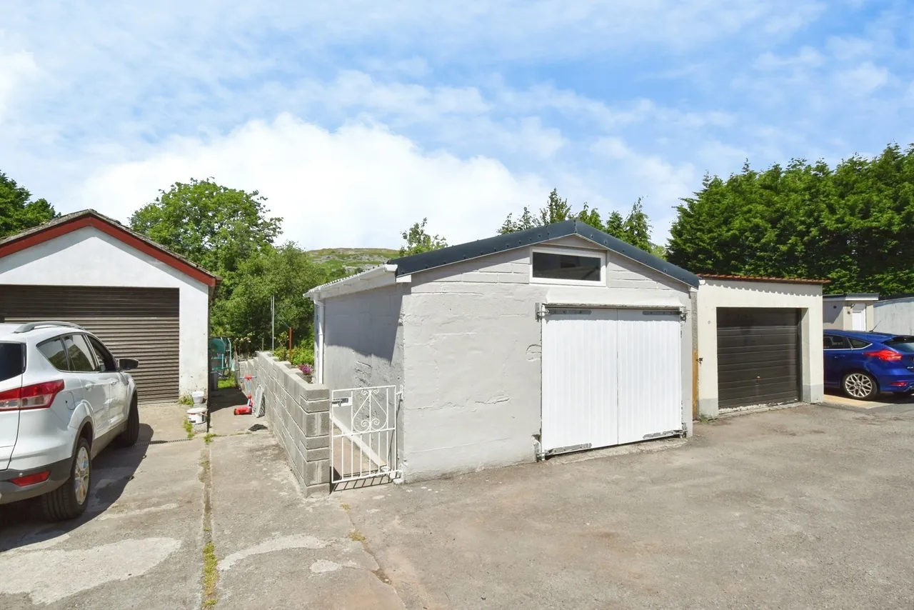 Abercrave Terrace, Caehopkin, SA9, photo 15