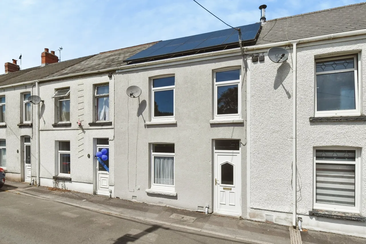 3 bed house for sale, Abercrave Terrace, Caehopkin, SA9