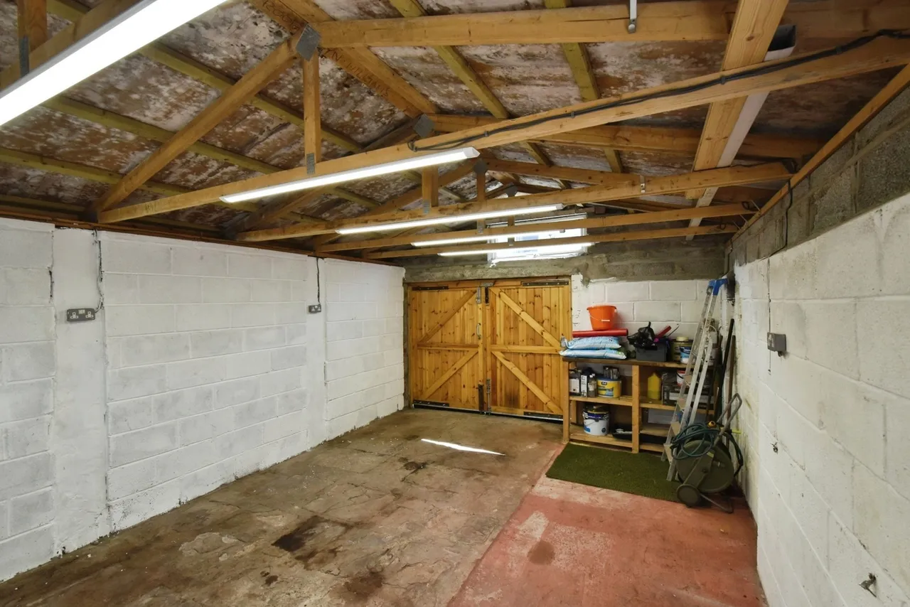 Abercrave Terrace, Caehopkin, SA9, photo 16