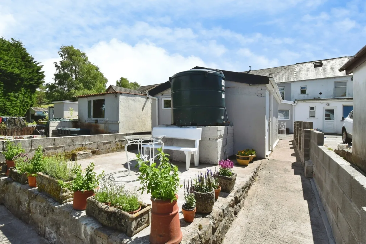 Abercrave Terrace, Caehopkin, SA9, photo 18