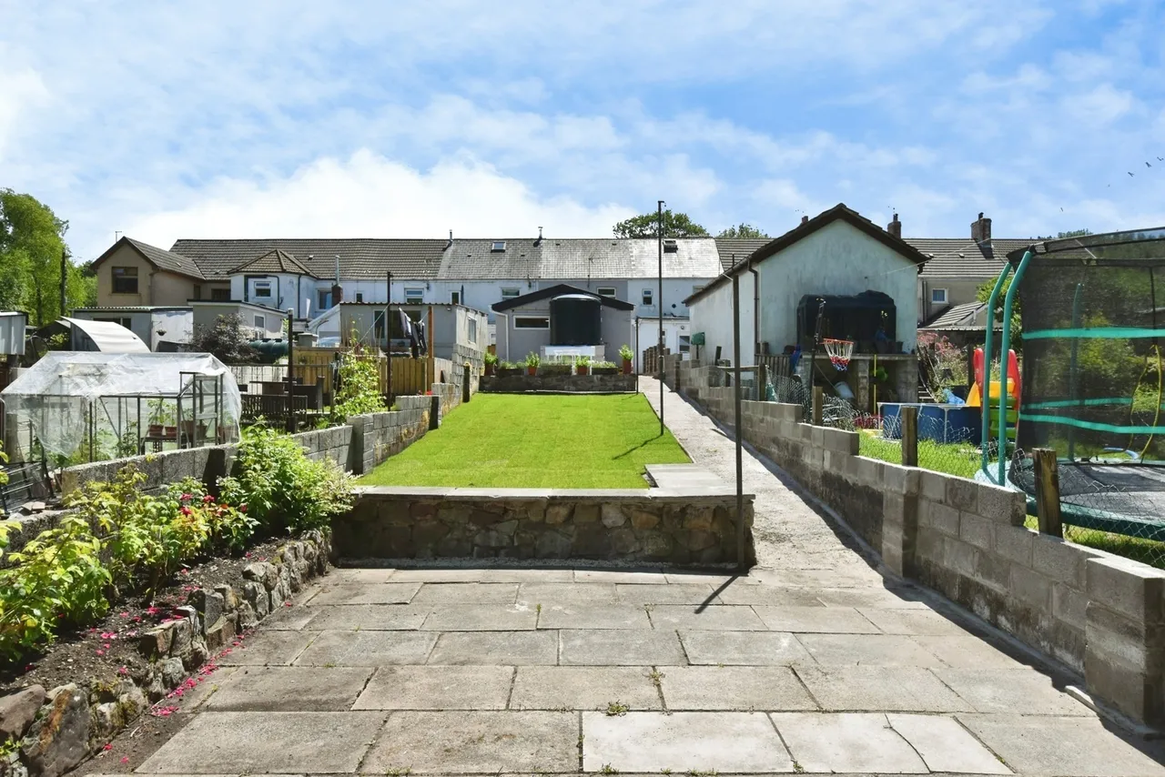 Abercrave Terrace, Caehopkin, SA9, photo 17