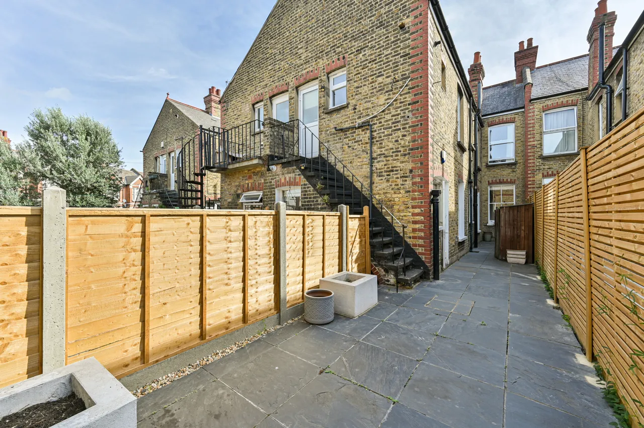 28b Radbourne Road, London, photo 8