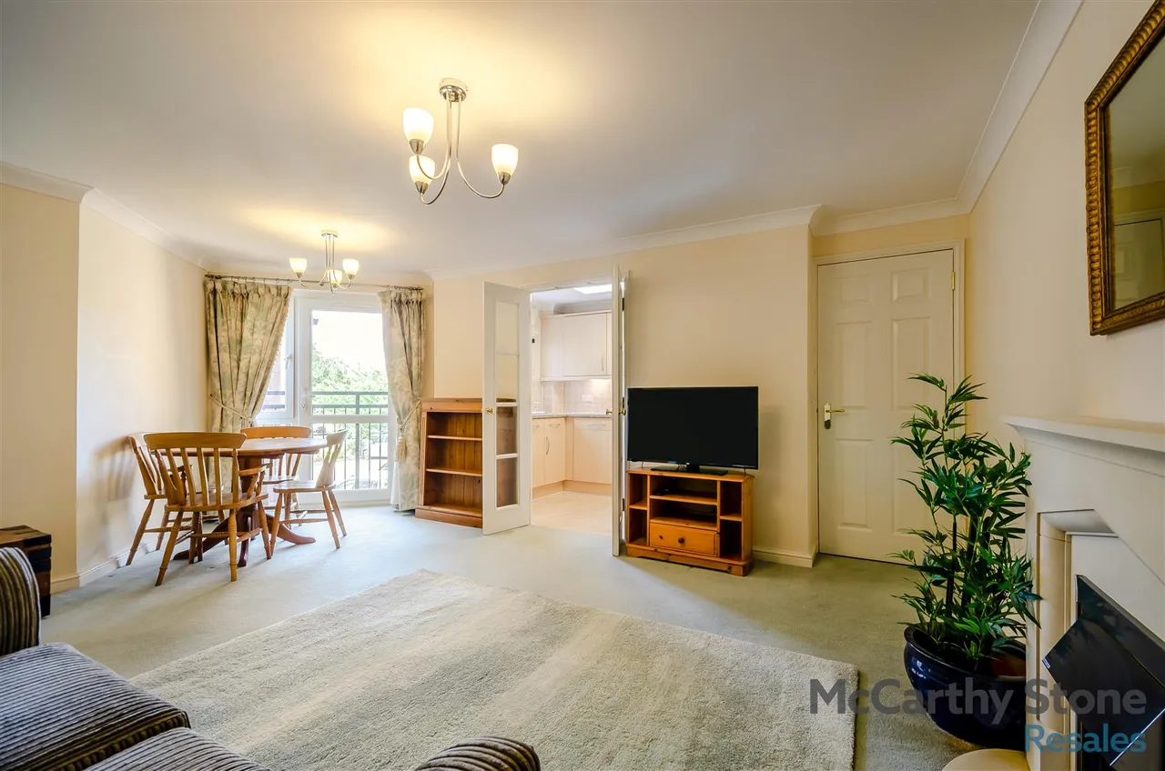 Buckingham Road, Brackley, NN13, photo 2