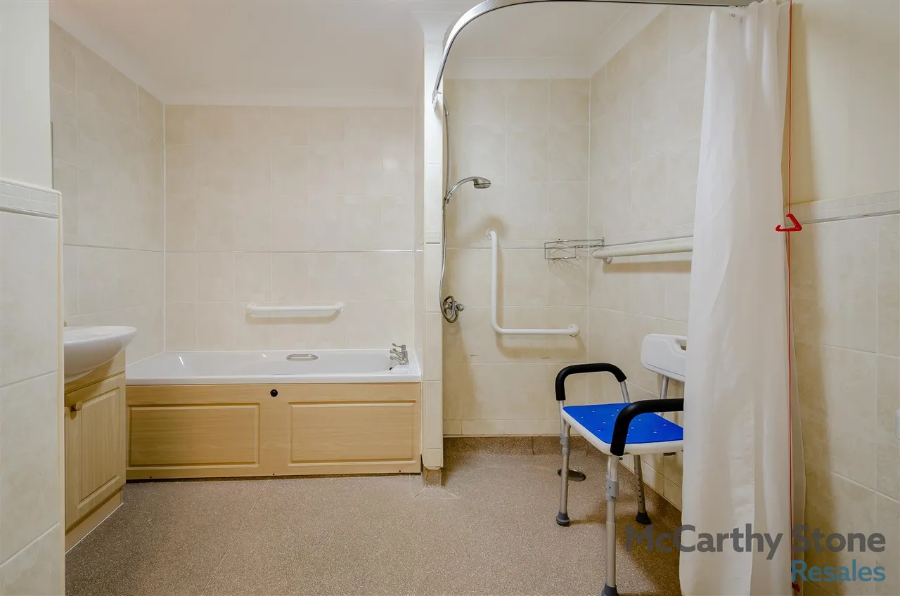 Buckingham Road, Brackley, NN13, photo 21