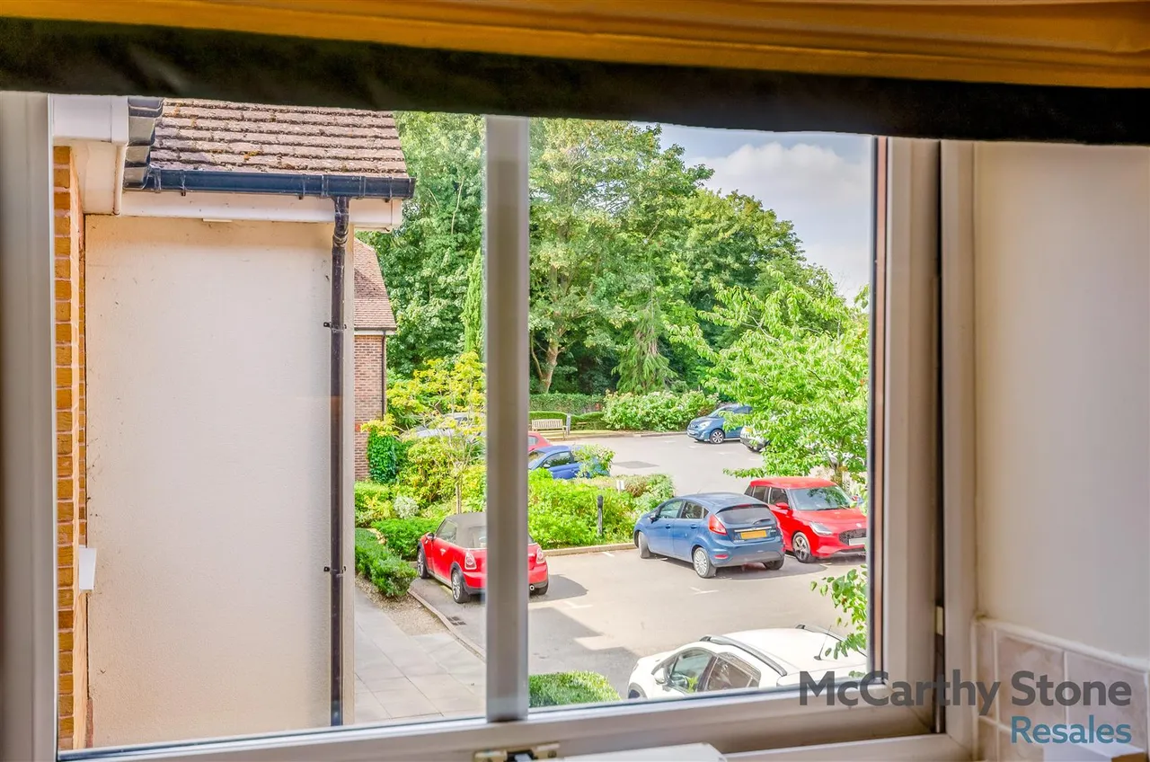 Buckingham Road, Brackley, NN13, photo 13
