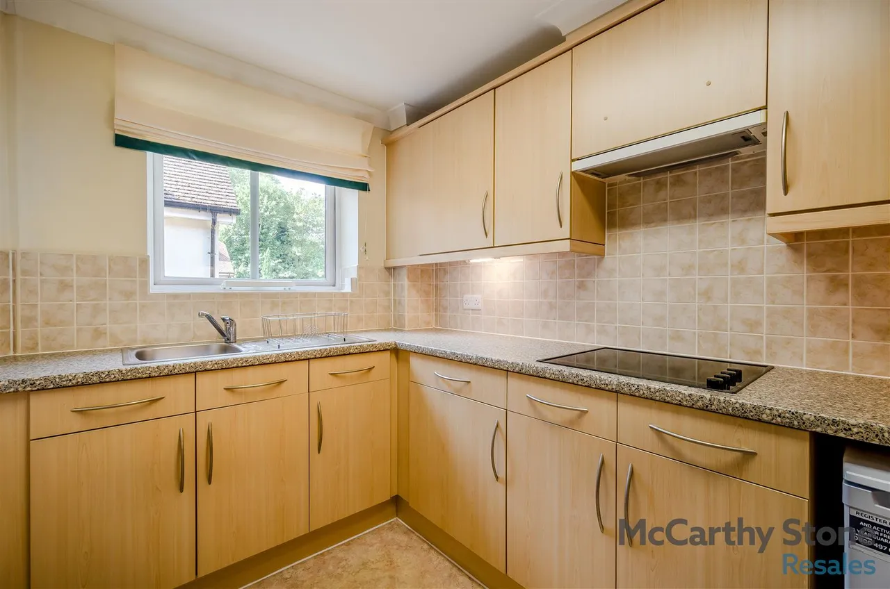 Buckingham Road, Brackley, NN13, photo 11