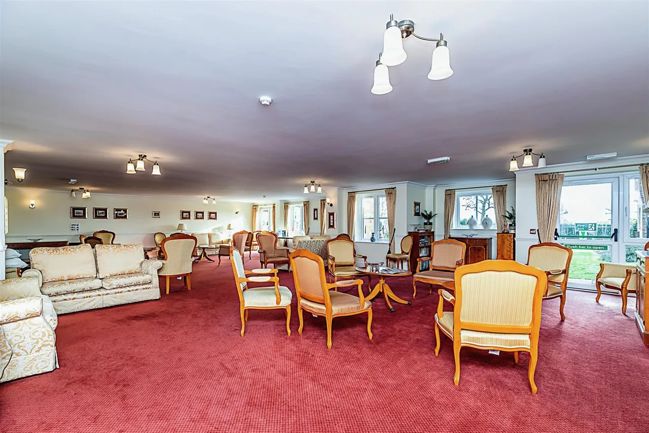 Buckingham Road, Brackley, NN13, photo 36