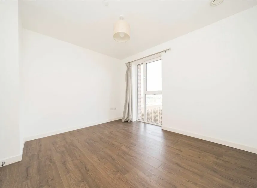 Damsel Walk, West Hendon, NW9, photo 6