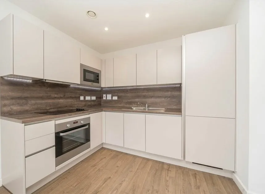 Damsel Walk, West Hendon, NW9, photo 3
