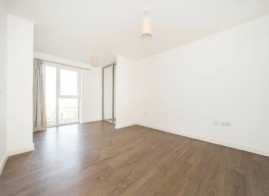 Damsel Walk, West Hendon, NW9, photo 5