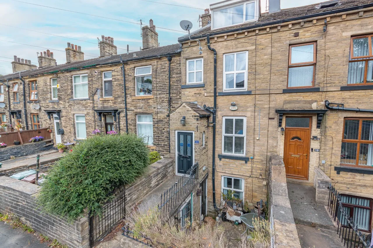 2 bed house for sale, Stone Street, Allerton, BD15