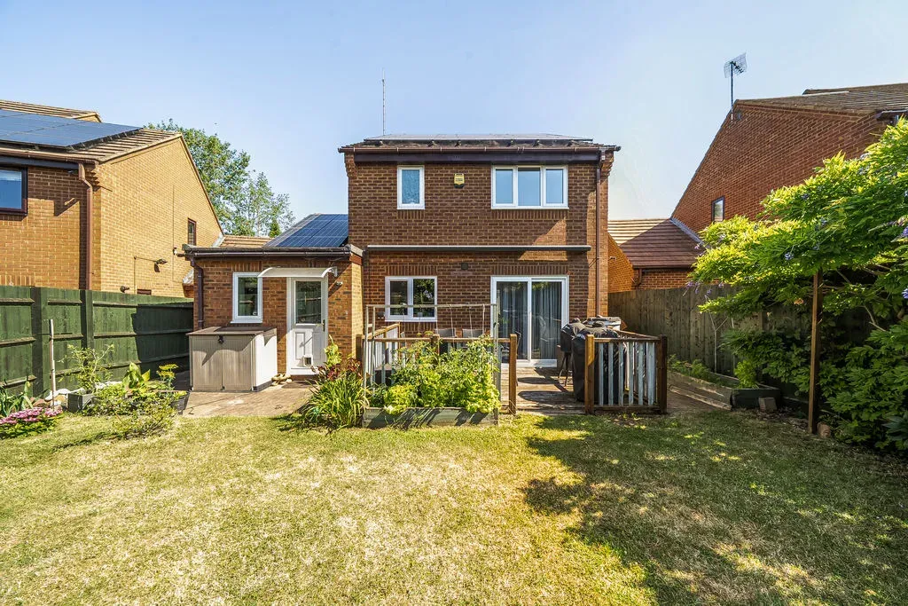 Lynmouth Crescent, Furzton, Milton Keynes, Buckinghamshire, MK4 1JP, photo 22