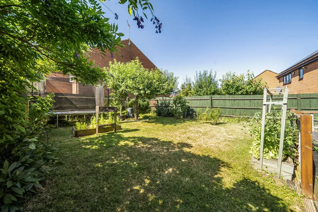 Lynmouth Crescent, Furzton, Milton Keynes, Buckinghamshire, MK4 1JP, photo 21