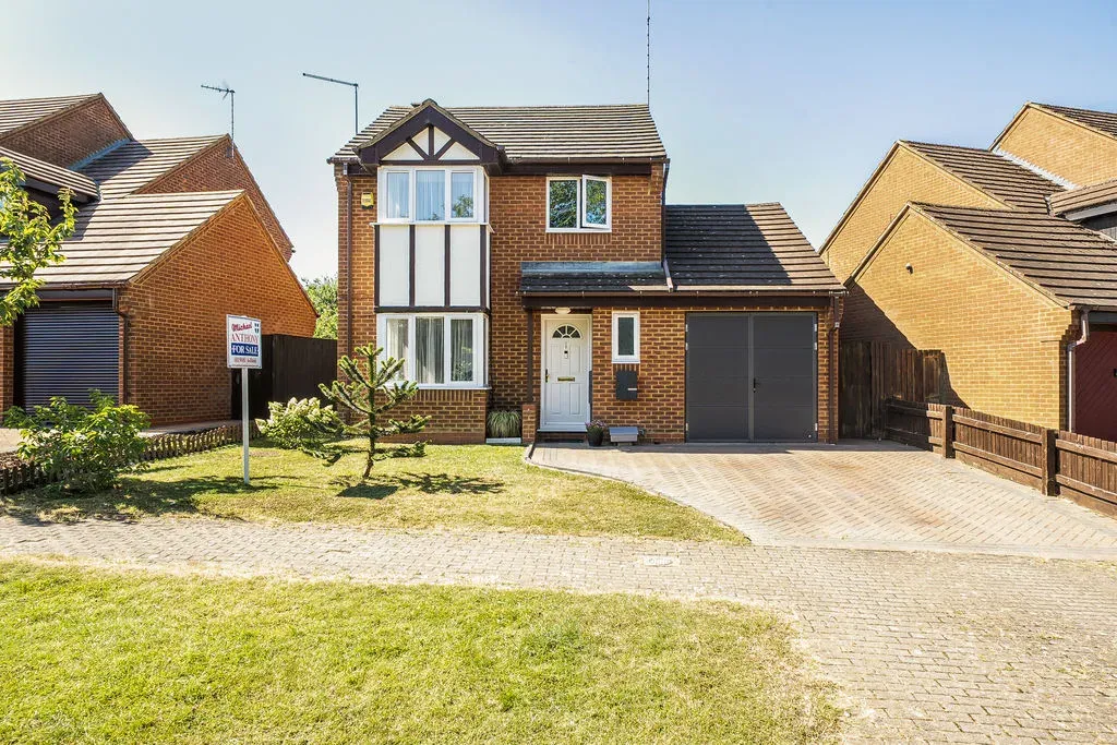 3 bed house for sale — Lynmouth Crescent, Furzton, Milton Keynes, Buckinghamshire, MK4 1JP