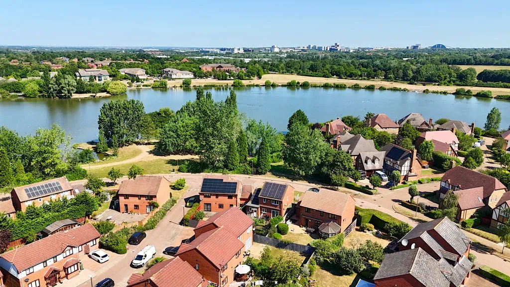 Lynmouth Crescent, Furzton, Milton Keynes, Buckinghamshire, MK4 1JP, photo 15