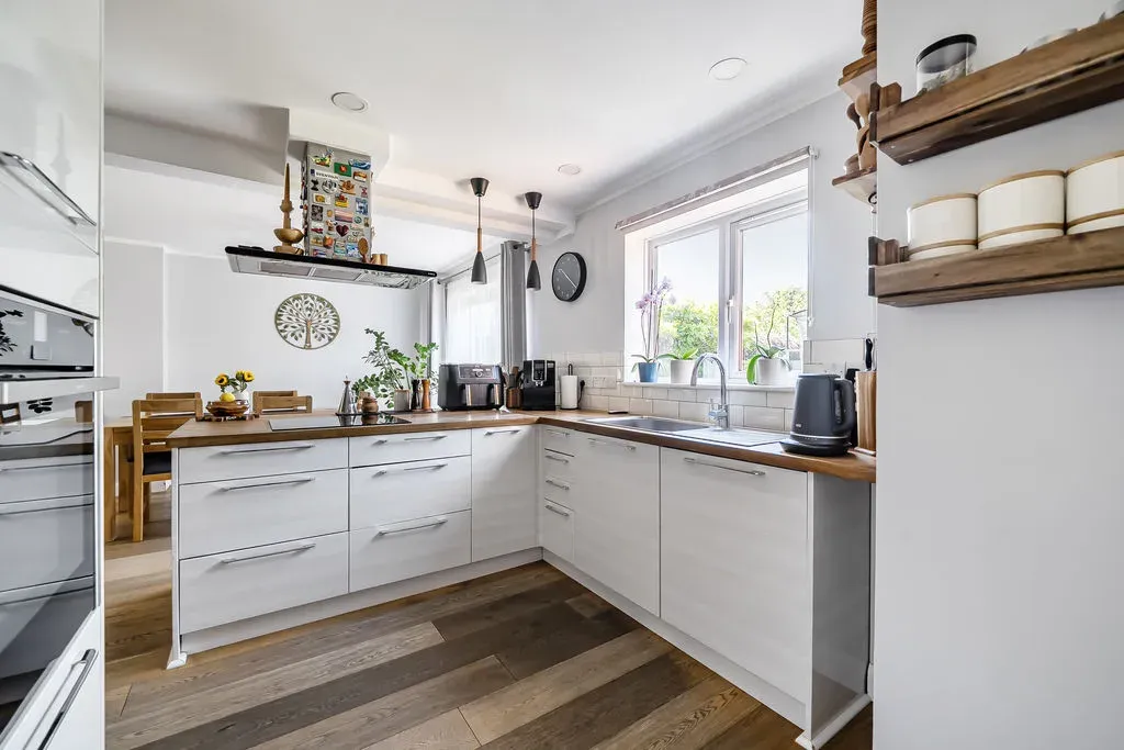 Lynmouth Crescent, Furzton, Milton Keynes, Buckinghamshire, MK4 1JP, photo 9