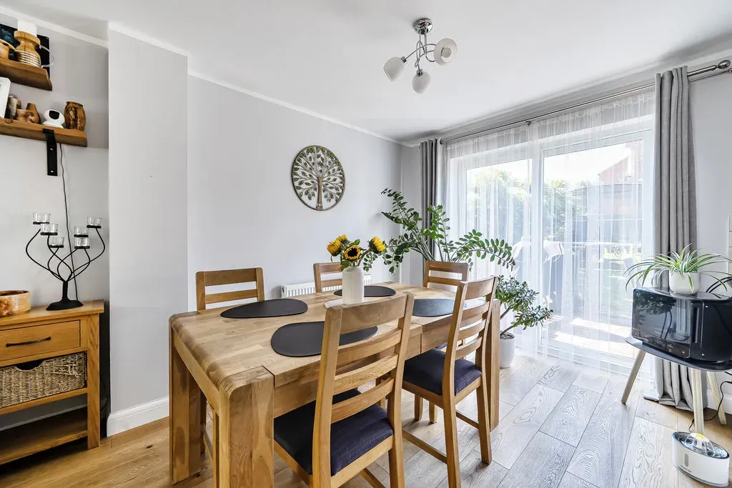 Lynmouth Crescent, Furzton, Milton Keynes, Buckinghamshire, MK4 1JP, photo 5