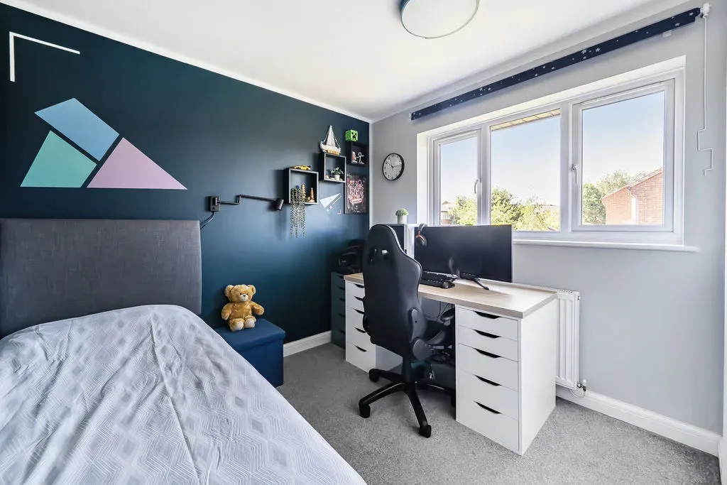 Lynmouth Crescent, Furzton, Milton Keynes, Buckinghamshire, MK4 1JP, photo 11