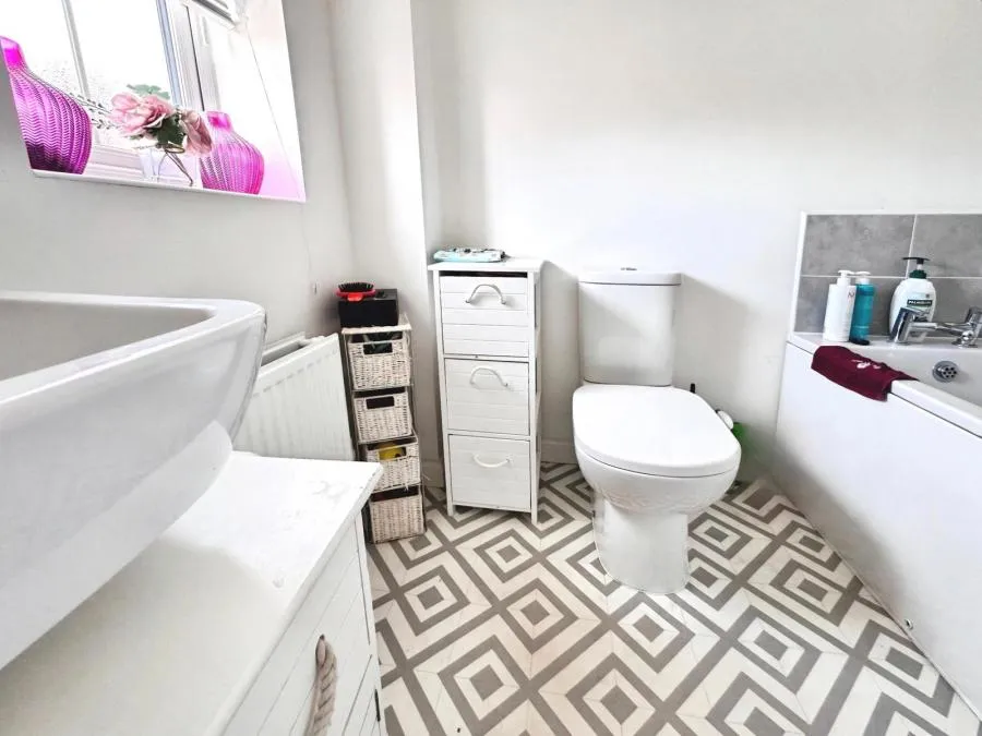Webb Lane, Broughton, HP22, photo 9