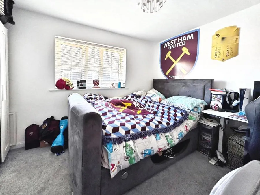 Webb Lane, Broughton, HP22, photo 8