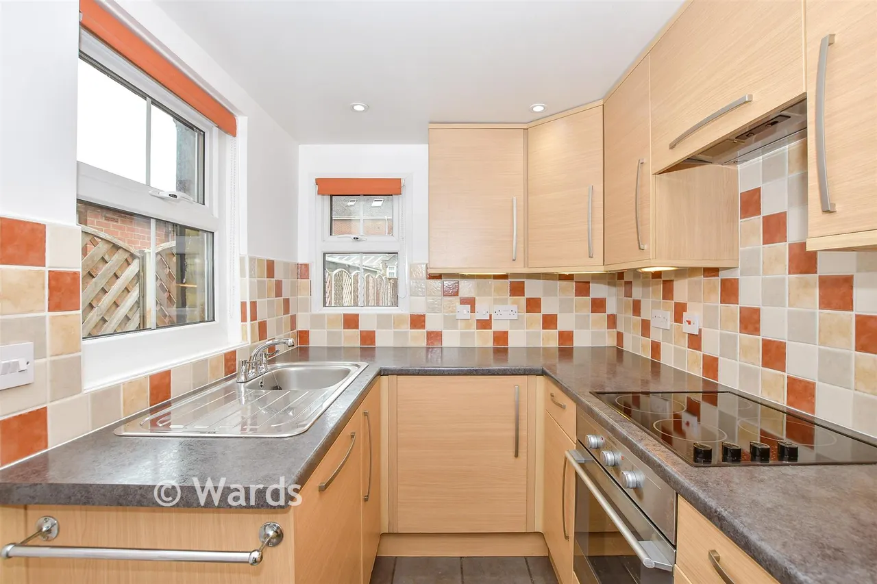 New Hythe Lane, Larkfield, ME20, photo 3