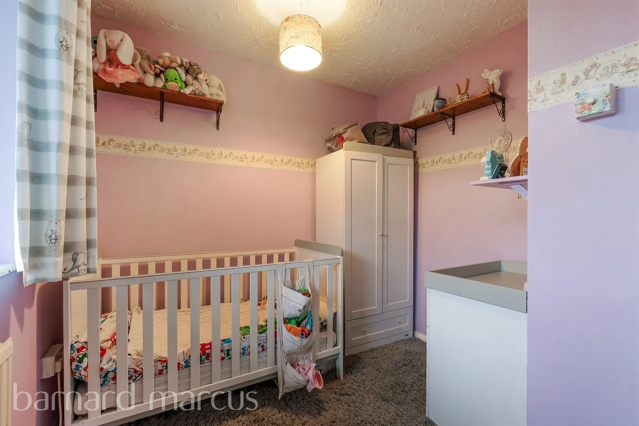 Radstock Way, Merstham, RH1, photo 5