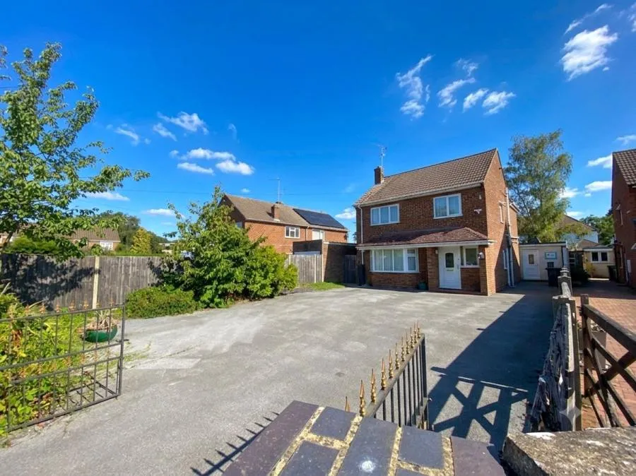 4 bed house for sale, Westfield Road, Camberley, GU15