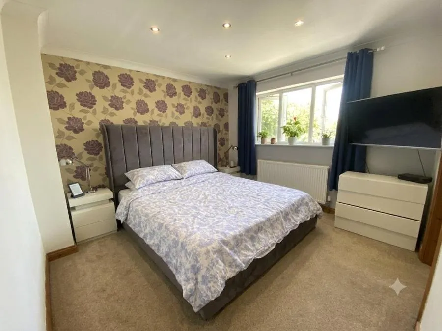 Westfield Road, Camberley, GU15, photo 4