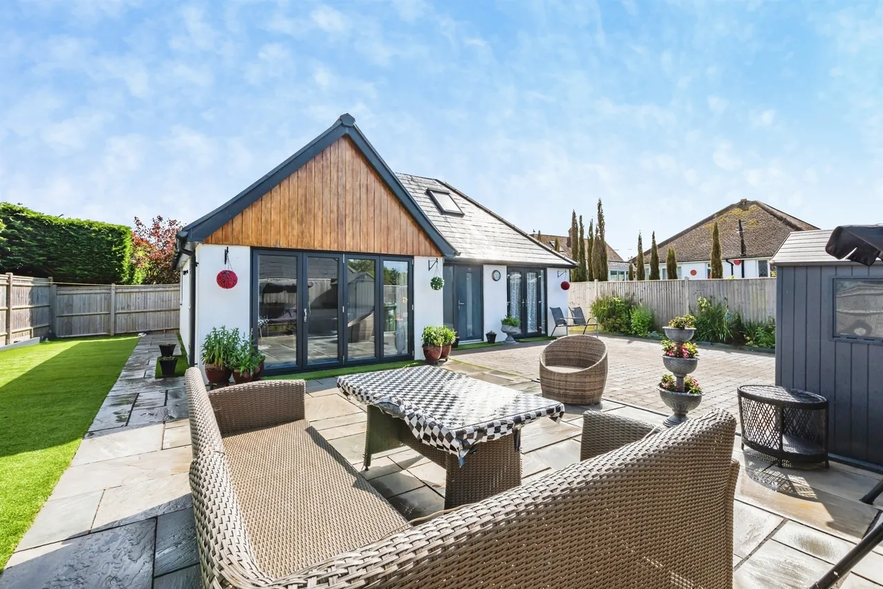Fern Close, Eastbourne, BN23, photo 2