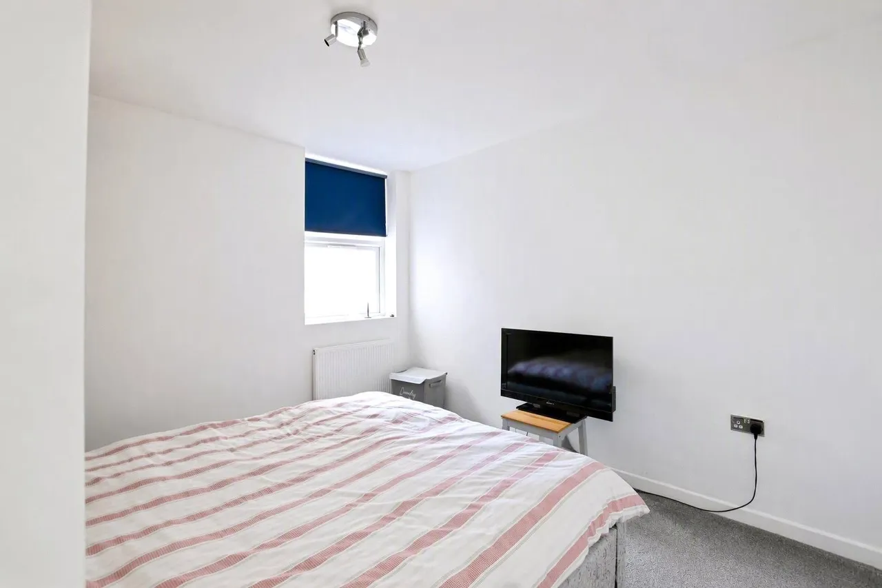 London Road, PO2, photo 7