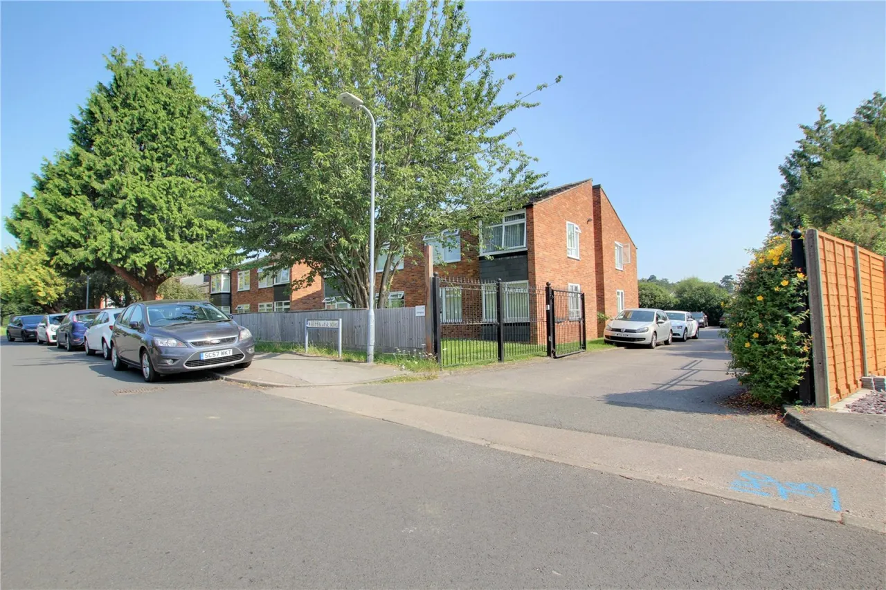 flat to rent, Hartsbourne Road, Earley, RG6