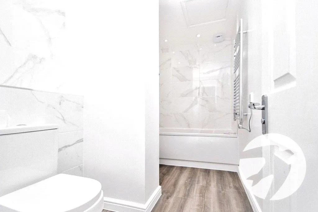 Chandlers Drive, Erith, DA8, photo 11