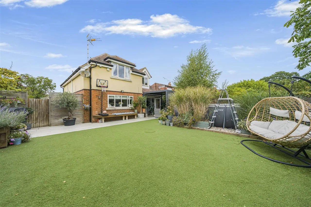 Meadow Way, Fifield, Maidenhead, SL6 2PE, photo 21