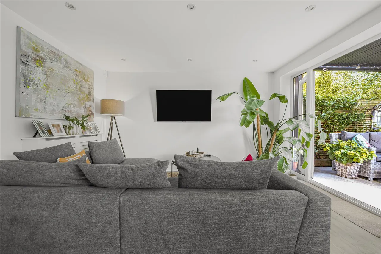 Meadow Way, Fifield, Maidenhead, SL6 2PE, photo 8
