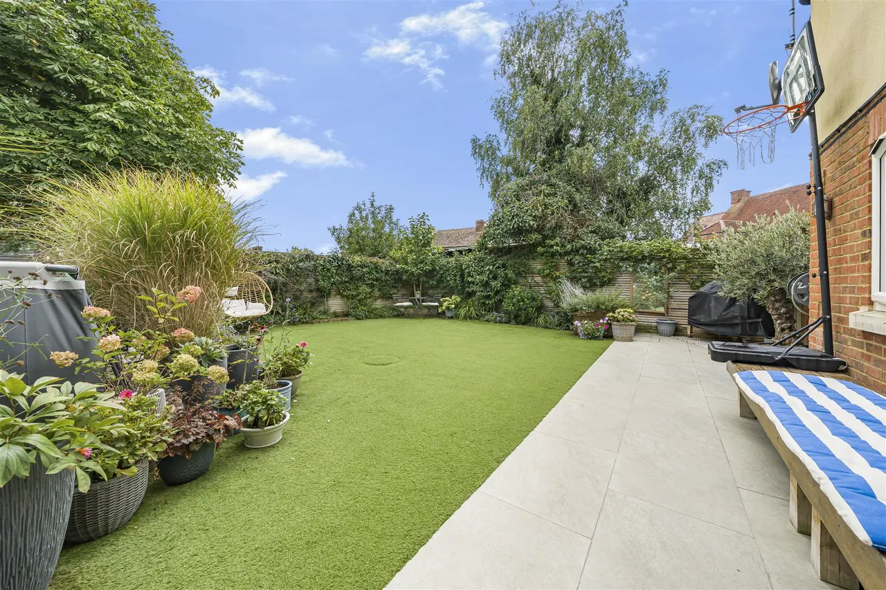Meadow Way, Fifield, Maidenhead, SL6 2PE, photo 20
