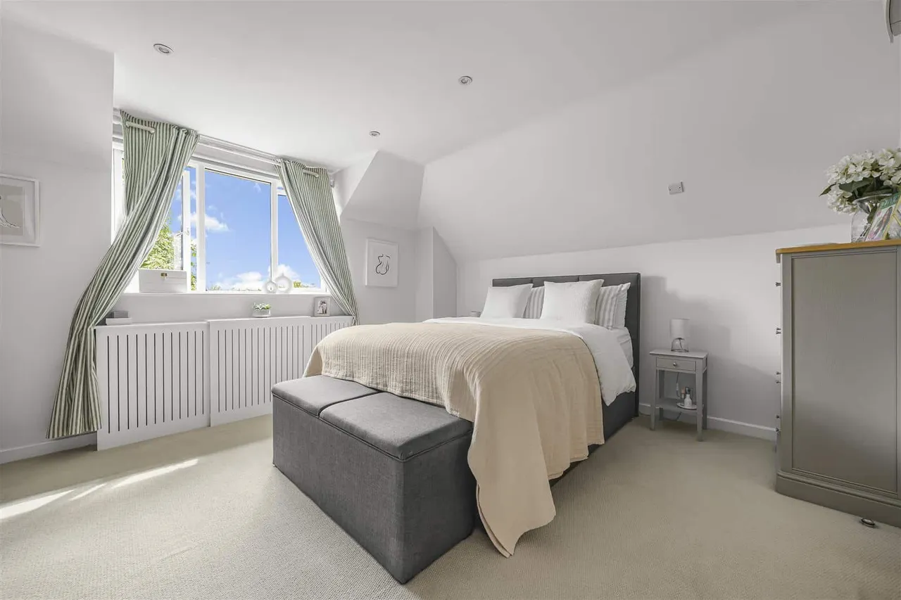 Meadow Way, Fifield, Maidenhead, SL6 2PE, photo 13