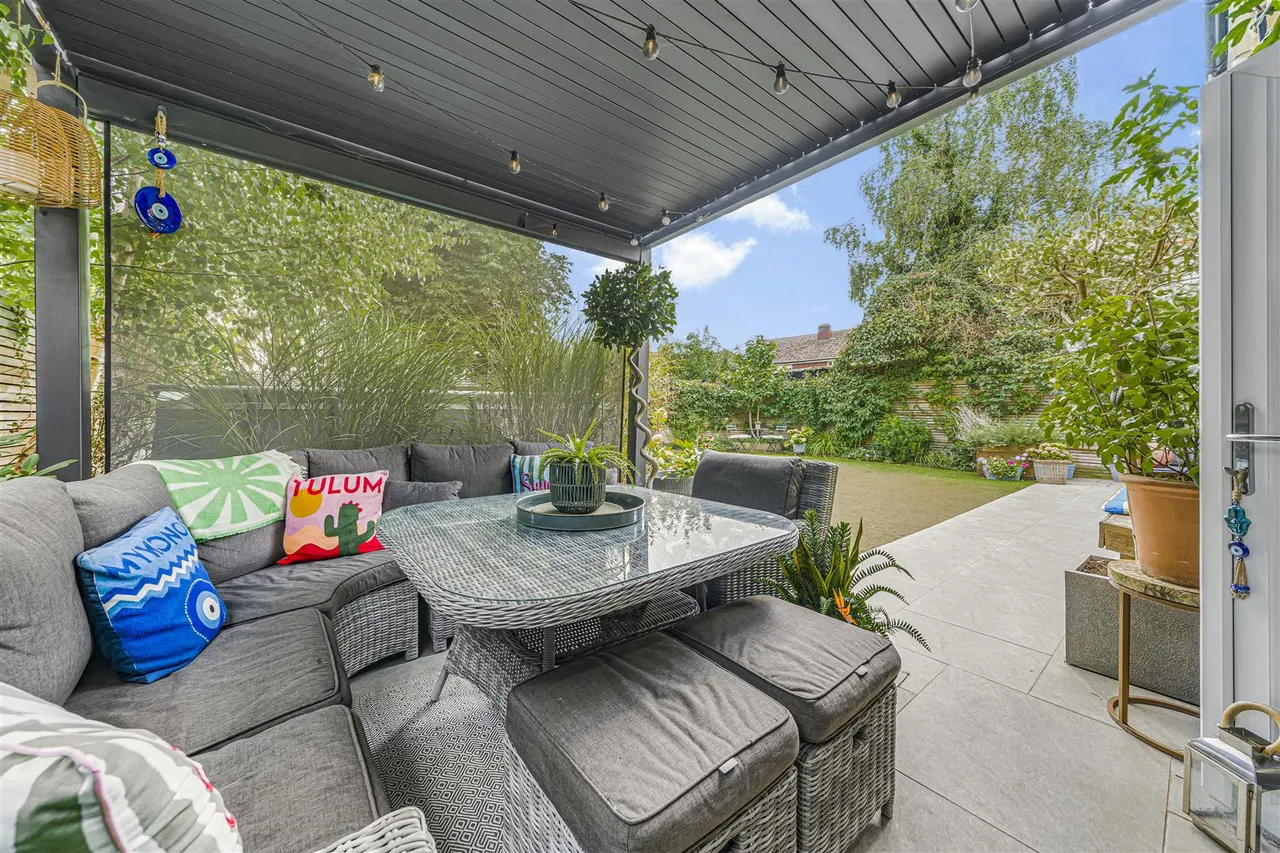 Meadow Way, Fifield, Maidenhead, SL6 2PE, photo 19