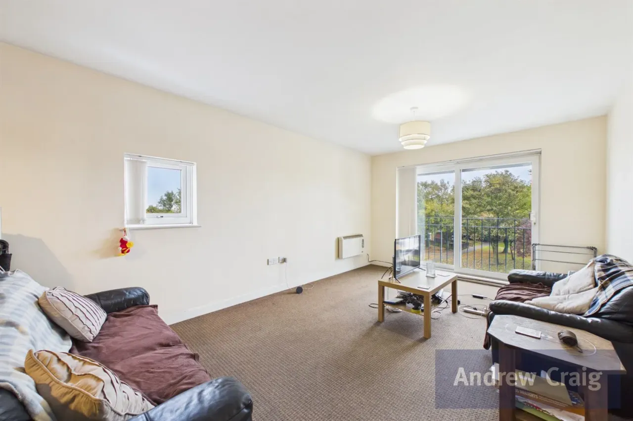 Appletree Court, Gateshead, NE8, photo 2