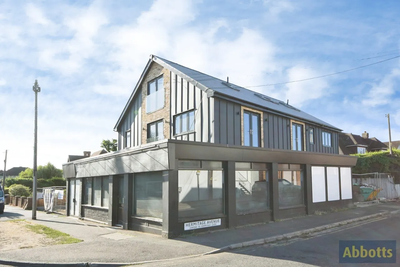 2 bed flat for sale — Kiln Road, Benfleet, Essex, SS7