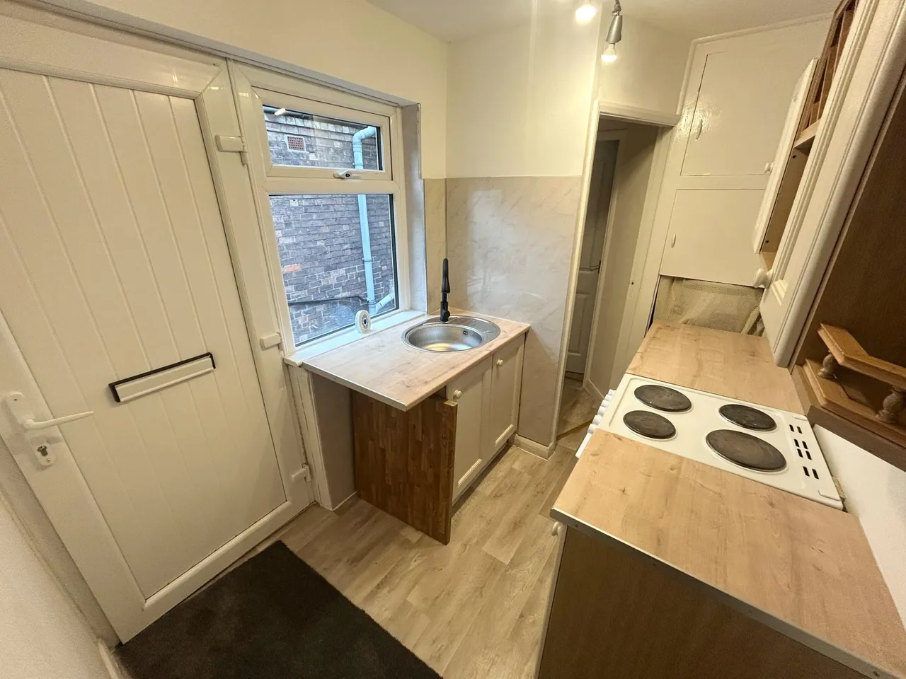 Uxbridge Street, Burton upon Trent, DE14, photo 2