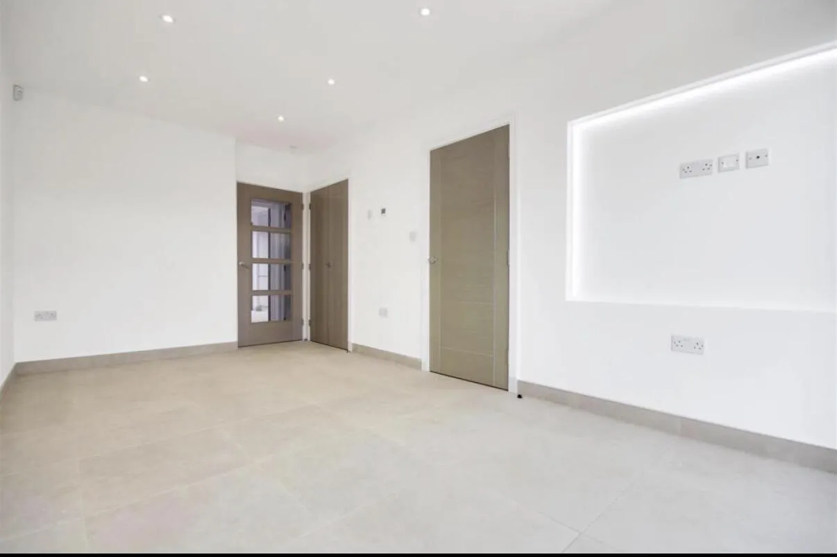 Chase Road, London, N14, photo 4