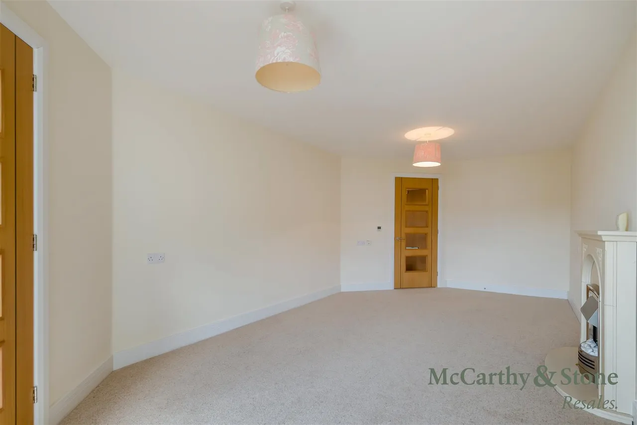 St. Georges Road, Cheltenham, GL50, photo 6