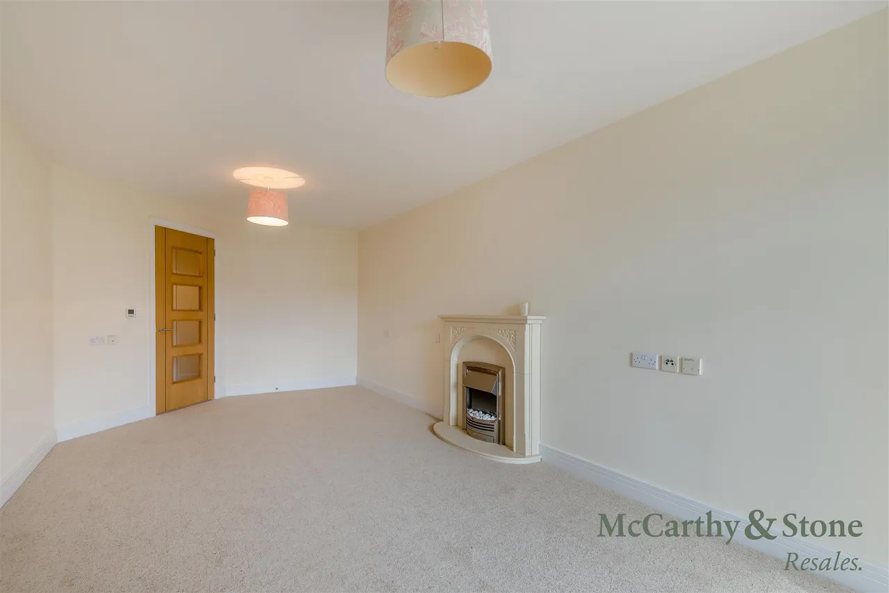 St. Georges Road, Cheltenham, GL50, photo 5