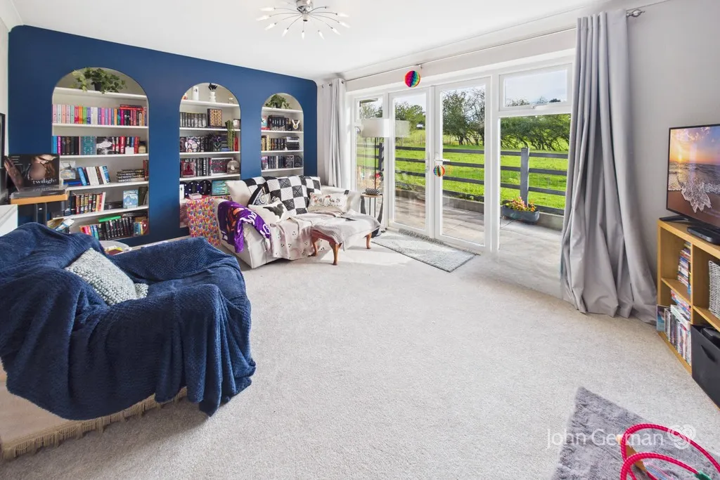 Demontfort Way, Uttoxeter, photo 13