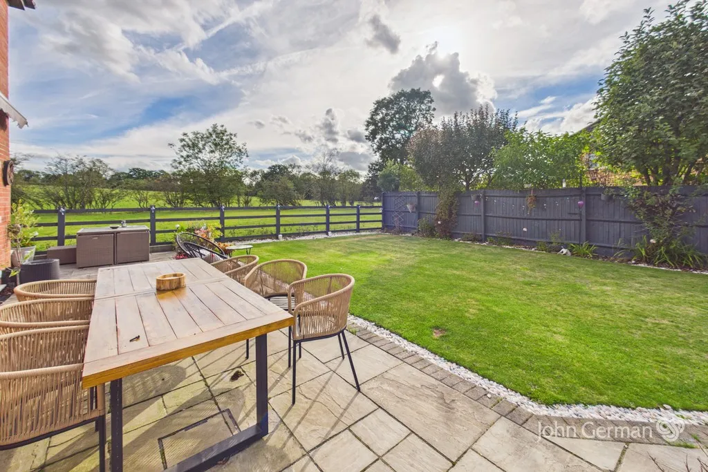 Demontfort Way, Uttoxeter, photo 2