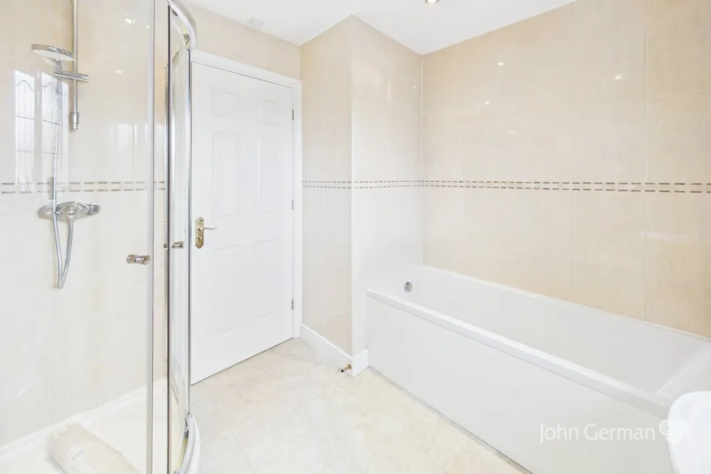 Demontfort Way, Uttoxeter, photo 34