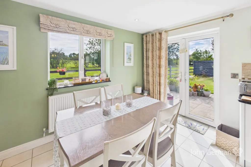 Demontfort Way, Uttoxeter, photo 4