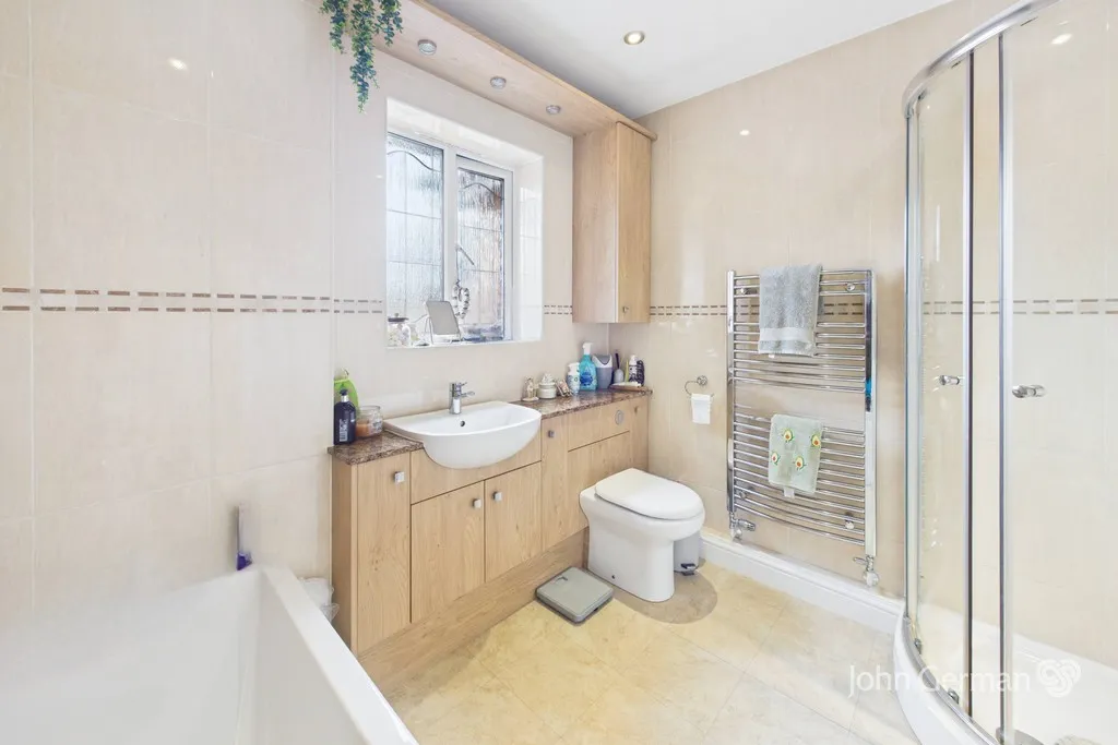 Demontfort Way, Uttoxeter, photo 33